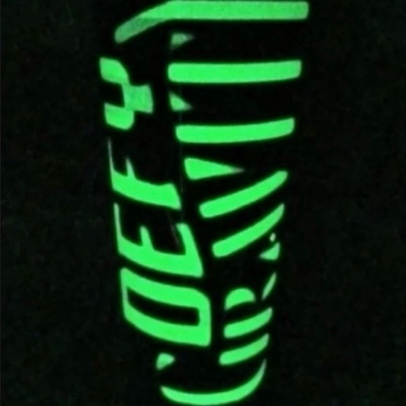 Starbucks Wicked Defy Gravity Glow Dark
Tumbler Bonus Loadable SB Gift Card NWT - Picture 5 of 9